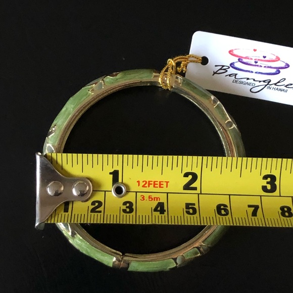 SOLD Hawaiian Green Enamel Sea Turtle Bangle Bracelet - Picture 7 of 7